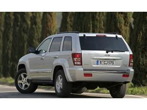 kliknij by zobaczyć powiększenie Jeep GRAND CHEROKEE 3.0 CRD LAREDO AT